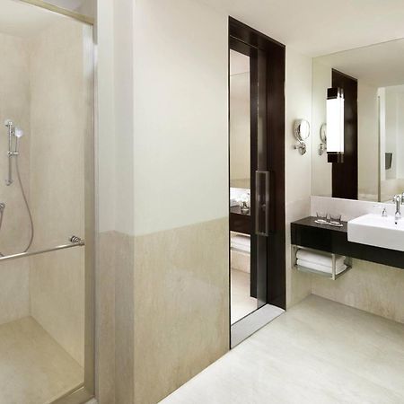 Courtyard By Marriott Bandung Dago Hotel Exterior photo