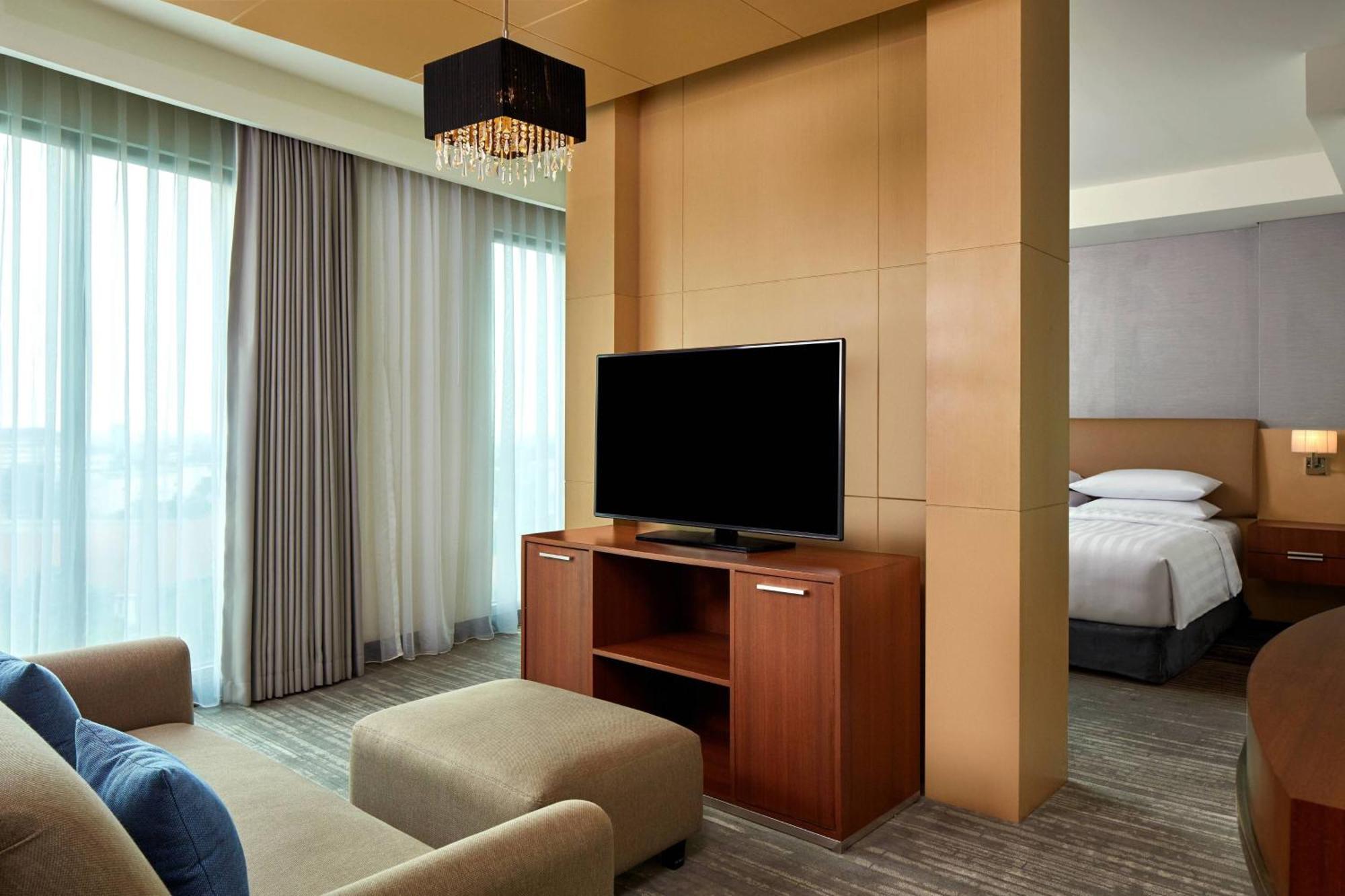 Courtyard By Marriott Bandung Dago Hotel Exterior photo